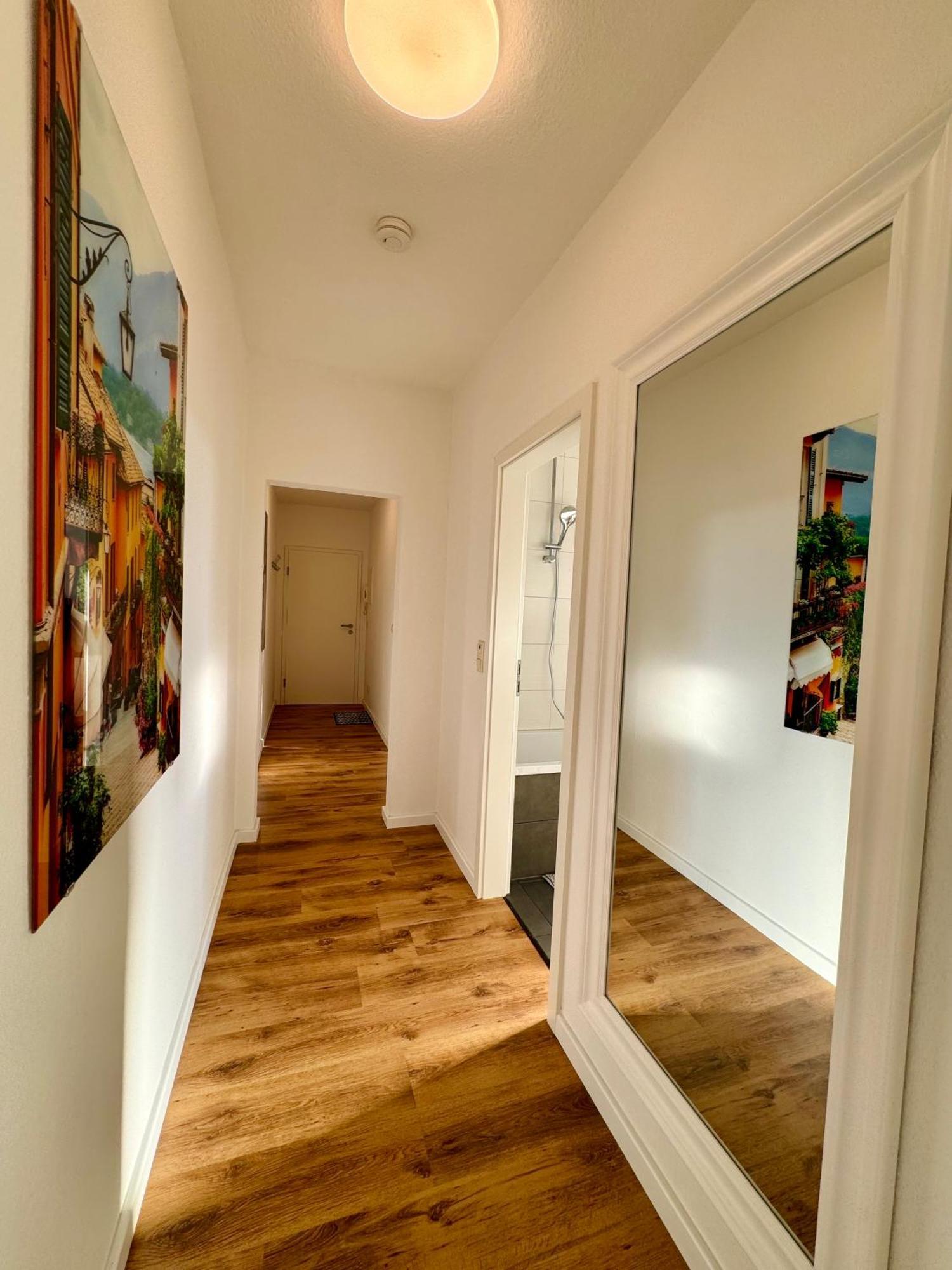 Schicke Wohnung Im Gruenen Hinterhof Schwerin  Esterno foto